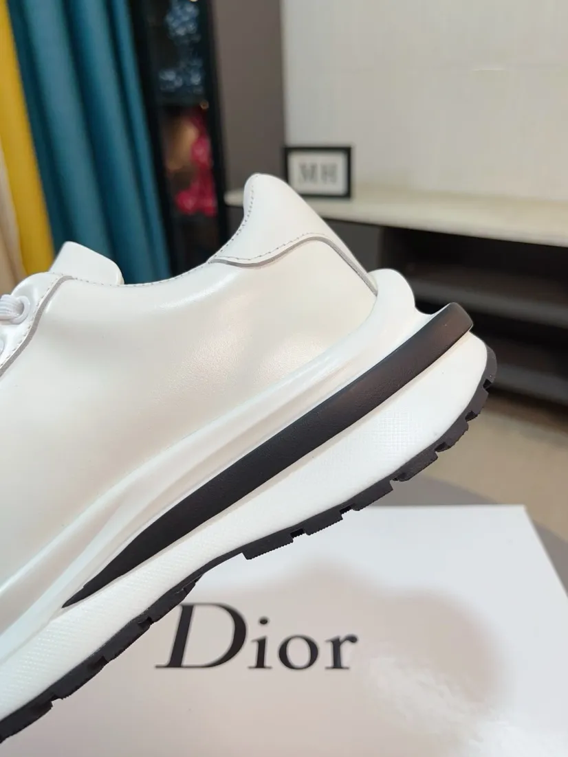 Ex-factory price 400🌹🌹【Dior】Best-selling model, world premiere on official website🔝High-end brand of men's shoes, latest series on official website: The upper is made of imported cowhide with specially designed fabrics➕Mesh breathable lining. Make walking more convenient and comfortable! Compared with the official quality, Midea’s 1:1 replica. Create a fashionable personality to set off your uniqueness! A must-have for trendy men! Classic style. Men's sizes: 38-44.